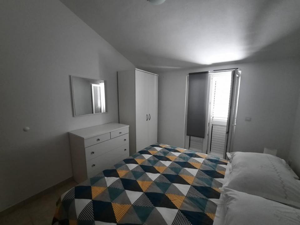 Ojdana Zivkovic Apartamento Rogoznica  Exterior foto