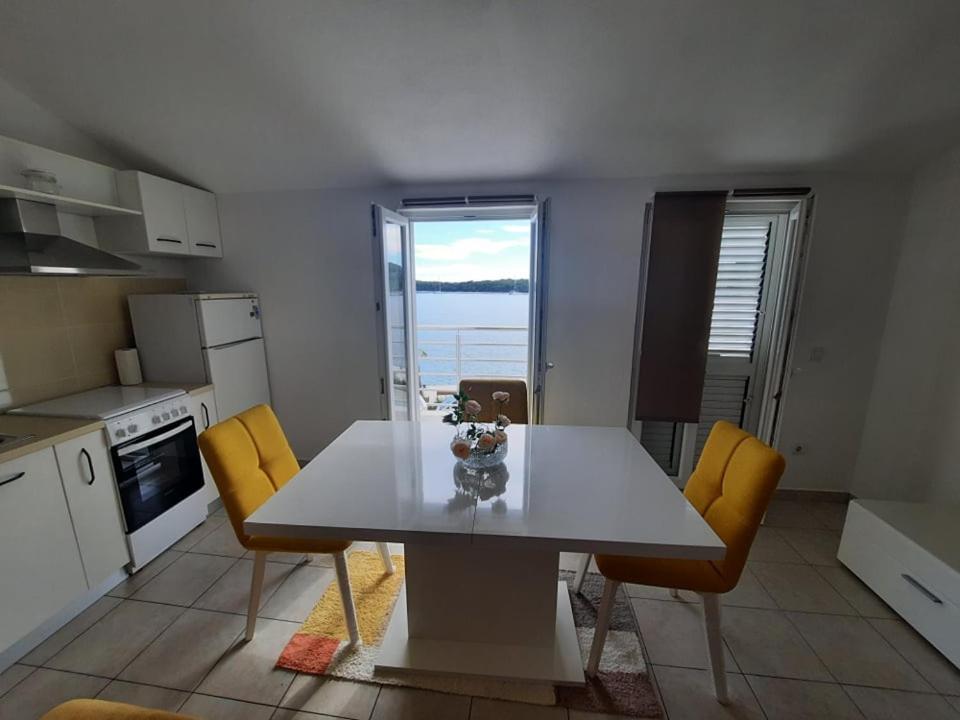 Ojdana Zivkovic Apartamento Rogoznica  Exterior foto