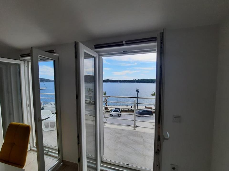 Ojdana Zivkovic Apartamento Rogoznica  Exterior foto